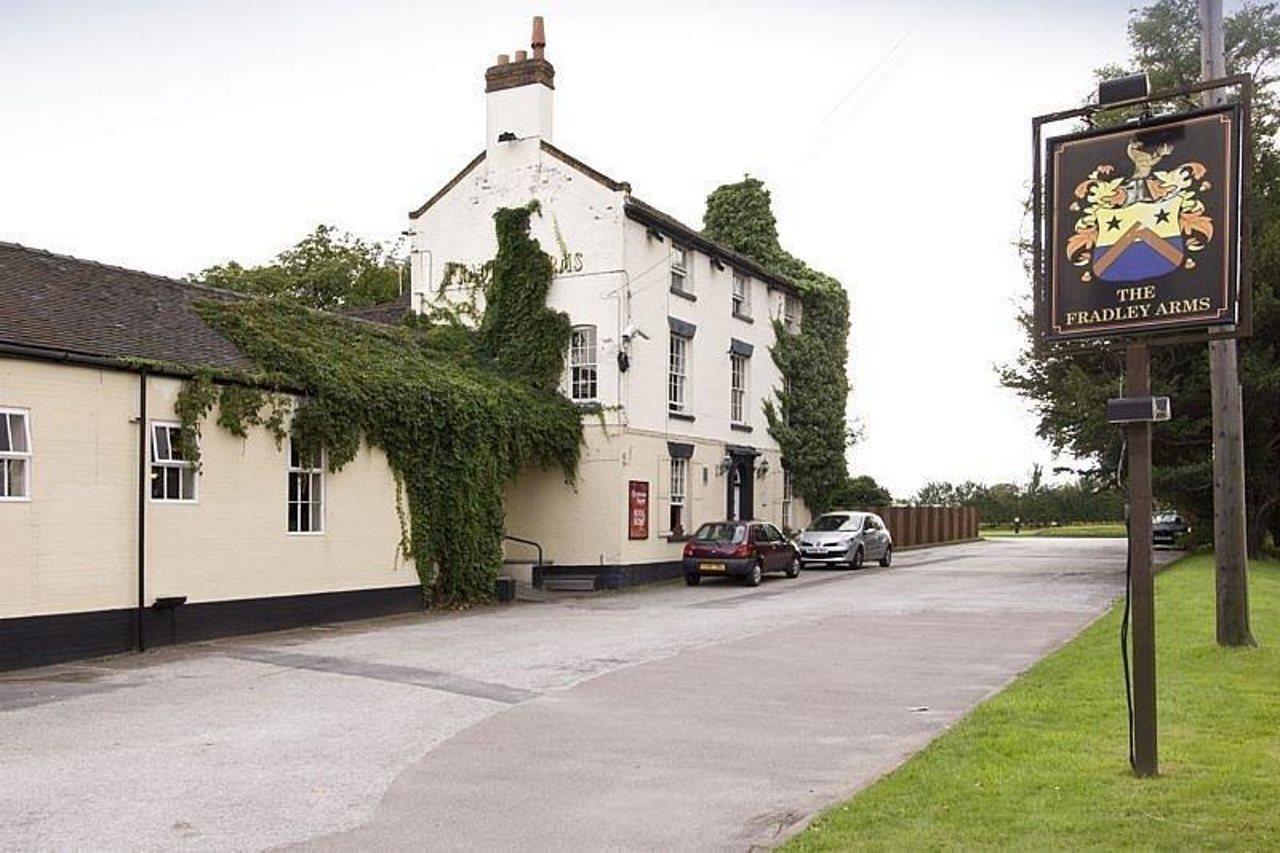 Premier Inn Lichfield North East エクステリア 写真