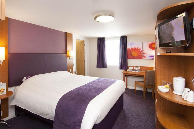 Premier Inn Lichfield North East エクステリア 写真