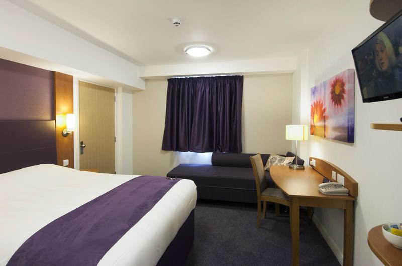 Premier Inn Lichfield North East エクステリア 写真